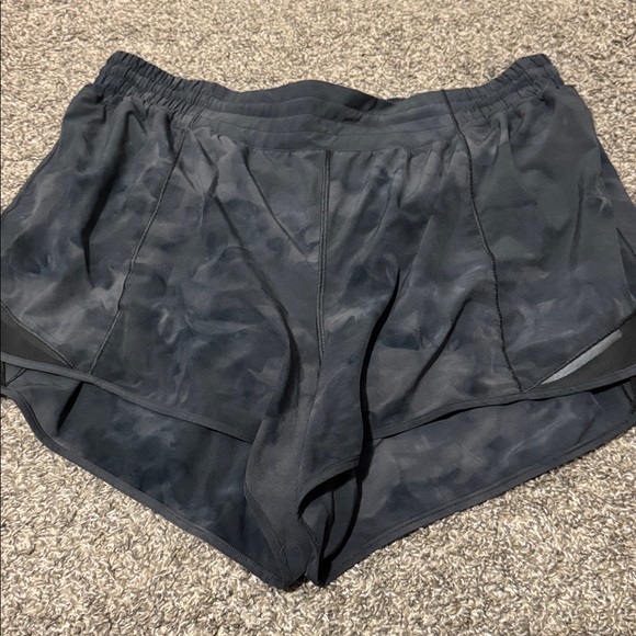 lululemon athletica Pants - Lululemon Hotty Hot High Rise 4” Shorts